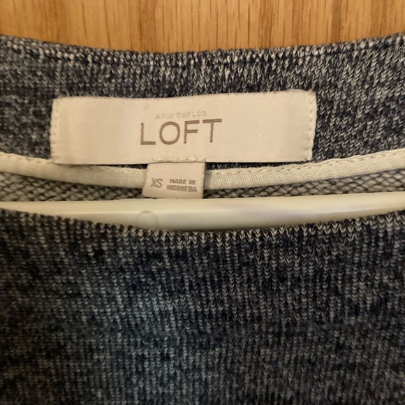 LOFT Blue Gray Knit Top w/Zipper Details Sz XS Nautical/Coastal Chic - Picture 2 of 4